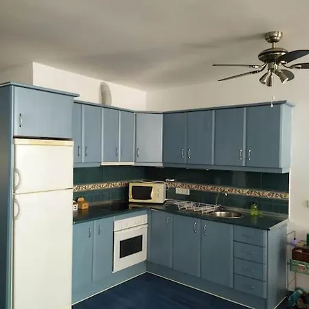 Beachfront إِستيبونا